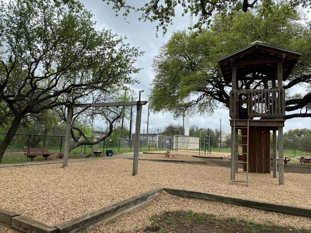 Helotes City Park & Playground
