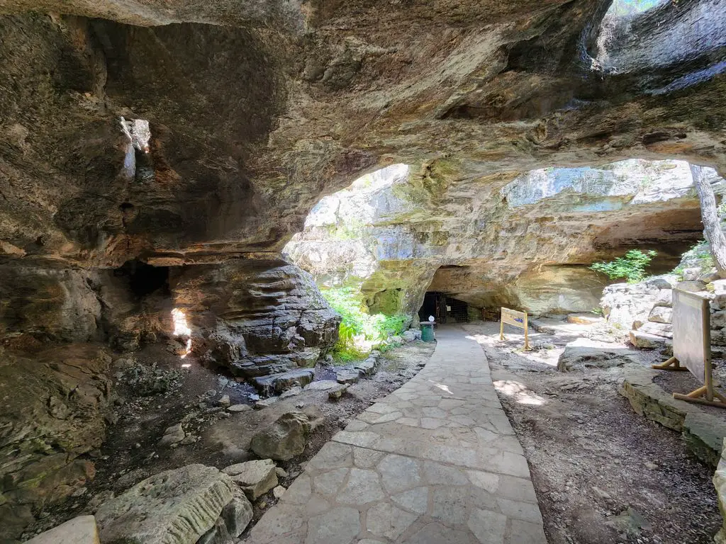 Longhorn Cavern State Park