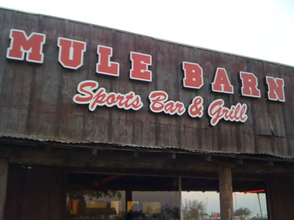 Mule Barn Sports Bar & Grill