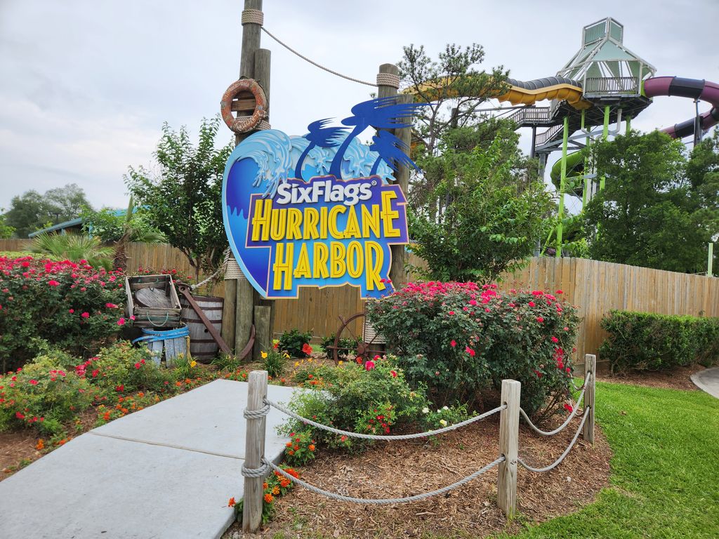 Six Flags Hurricane Harbor Splashtown