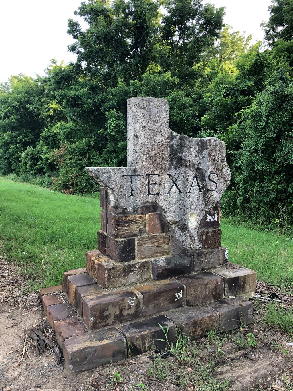 Texas State Line Monument