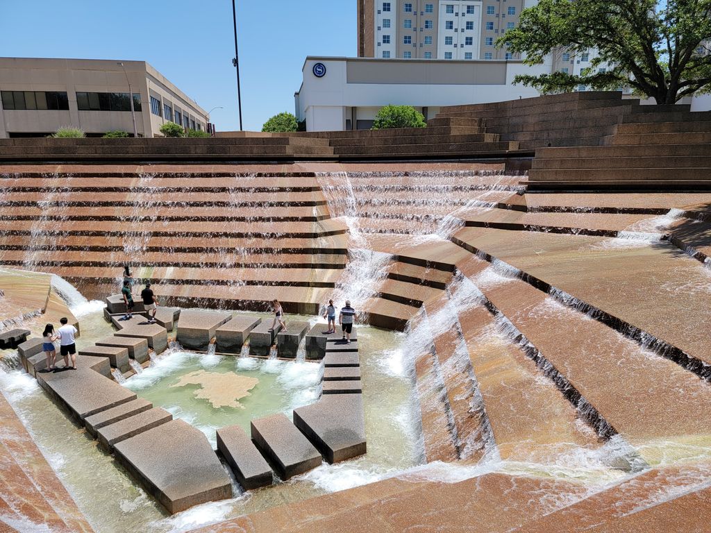 Fort-Worth-Water-Gardens-1