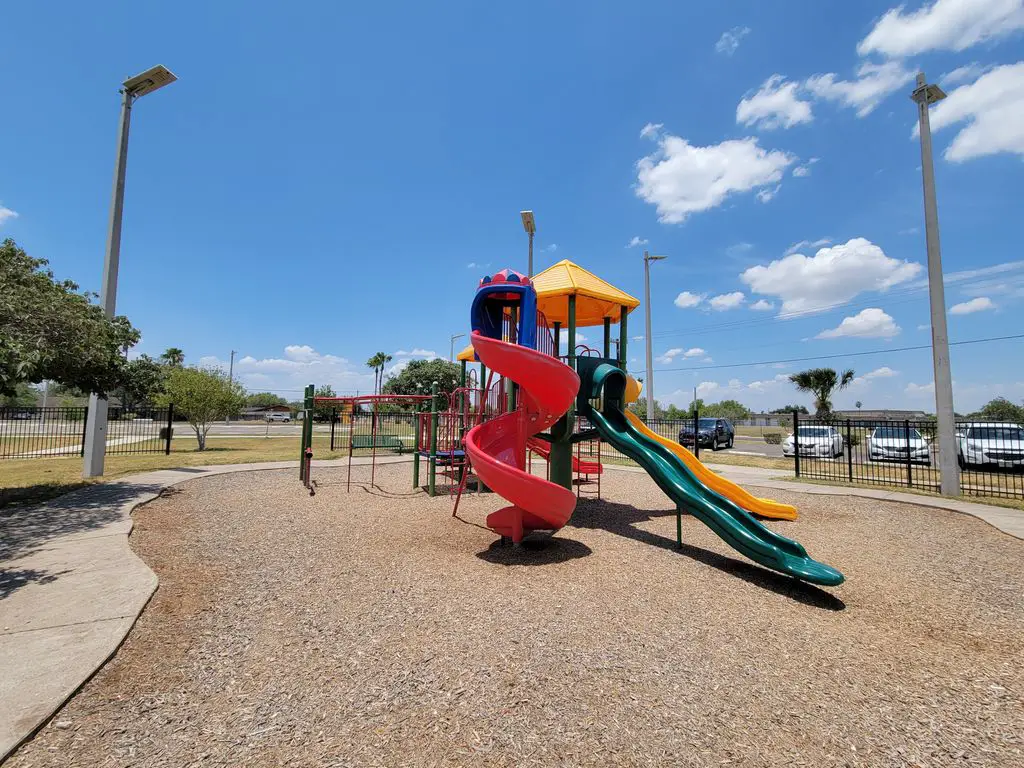 Freddy-Gonzalez-Memorial-Park-Splash-Playground