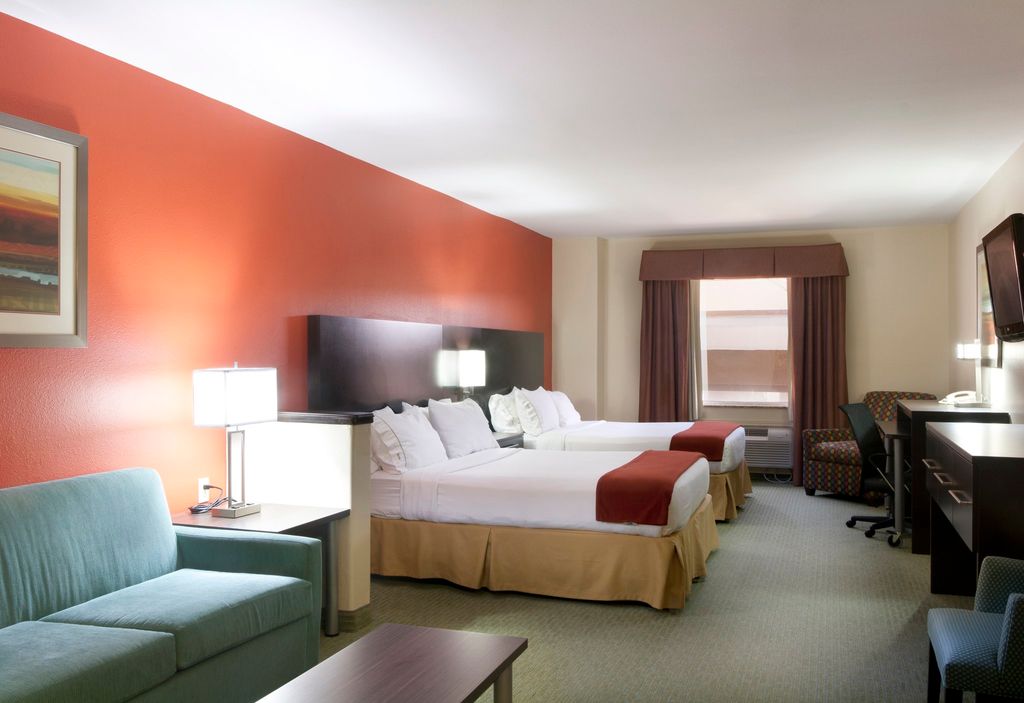 Holiday-Inn-Express-Suites-Brownsville-an-IHG-Hotel-1